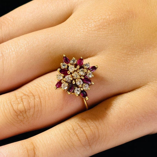 Bague 54 Bague en or jaune 18 carats avec rubis et diamants 58 Facettes 50154