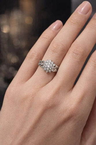 Bague 56 Bague rosette en or blanc 18 carats et diamants 58 Facettes 50372
