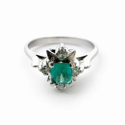 Bague 52 Bague en or blanc 18 carats avec émeraude et diamants 58 Facettes 50376