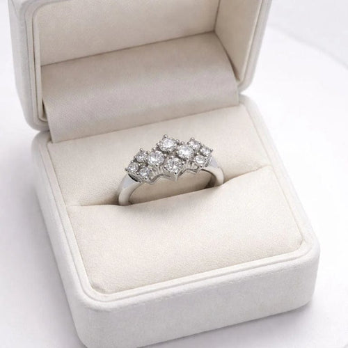 Bague 51 Bague grappe en or blanc 14 carats et diamants 58 Facettes 50406