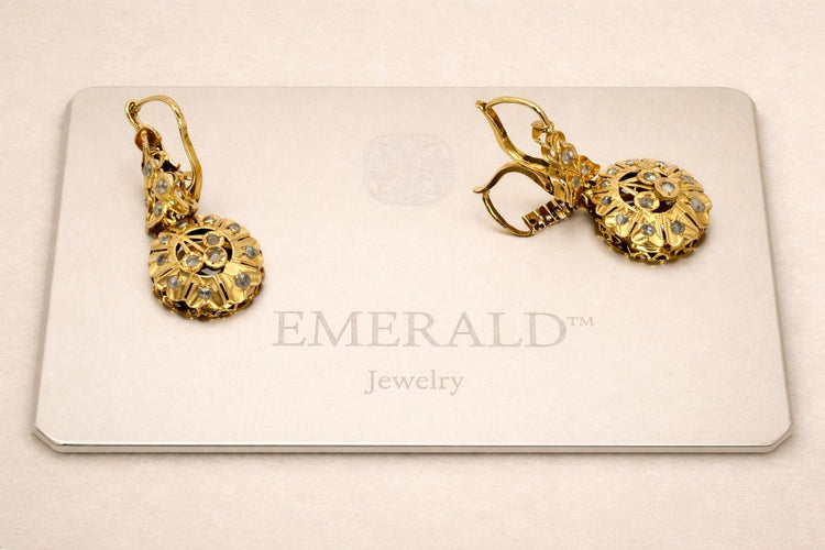 Boucles d'oreilles Art déco - Boucles d'oreilles en or jaune et saphirs incolores 58 Facettes 50176