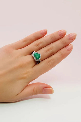 Bague 53 Bague en platine avec émeraude taille cœur, diamants et onyx 58 Facettes 50280