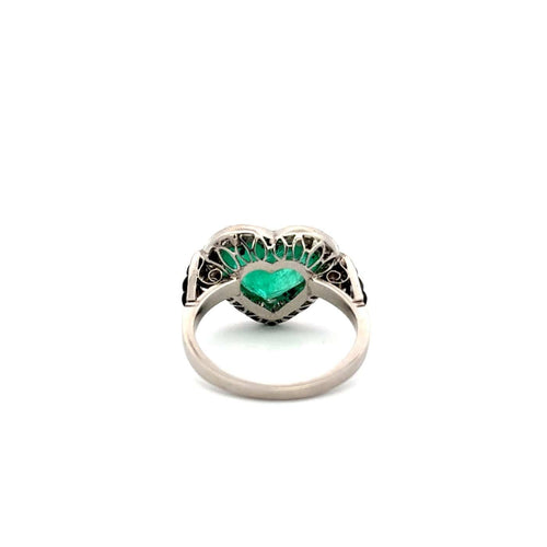 Bague 53 Bague en platine avec émeraude taille cœur, diamants et onyx 58 Facettes 50280
