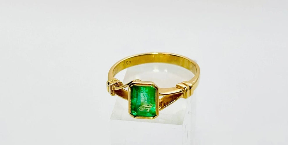 Bague 53 Bague en or jaune 18 carats avec émeraude naturelle taille émeraude 58 Facettes 50292