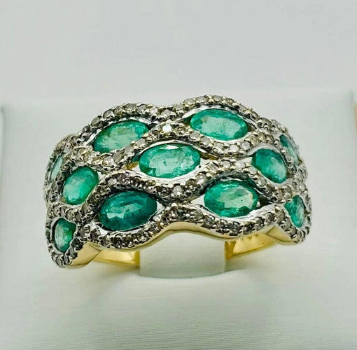 Bague 59 Bague en or jaune 18 carats avec émeraudes et diamants 58 Facettes 50317
