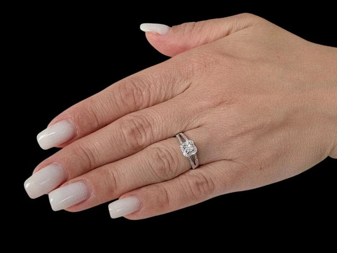 Bague 57 Mauboussin Chance of Love N°2 - Bague de fiançailles en or blanc et diamants 58 Facettes