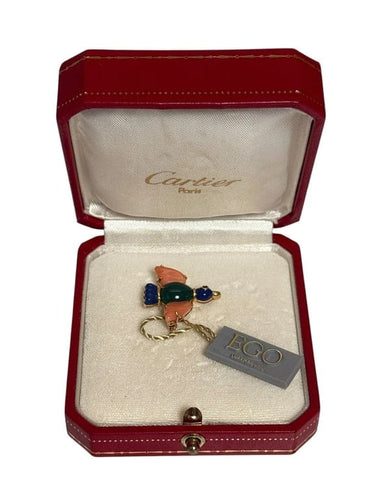 Broche Cartier - Broche oiseau en or jaune avec corail, chrysoprase et rubis 58 Facettes