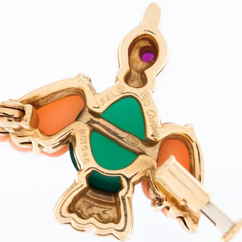 Broche Cartier - Broche oiseau en or jaune avec corail, chrysoprase et rubis 58 Facettes