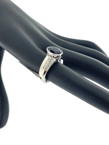 Bague 52.5 Bague cocktail en or blanc 18 carats avec iolite et diamants 58 Facettes