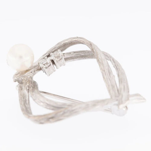 Broche Broche espagnole en or blanc 18 carats, perle et diamant 58 Facettes
