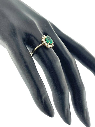 Bague 57 Bague en or jaune 18 carats avec émeraude et diamants (IGI) 58 Facettes