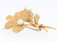 Broche Broche feuille Vineyard en or jaune 18 carats et perles 58 Facettes