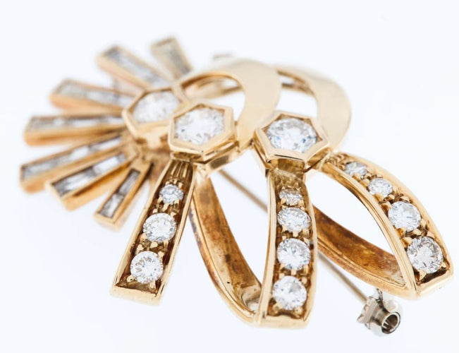 Broche Broche ancienne en or jaune 18 carats et diamants 58 Facettes