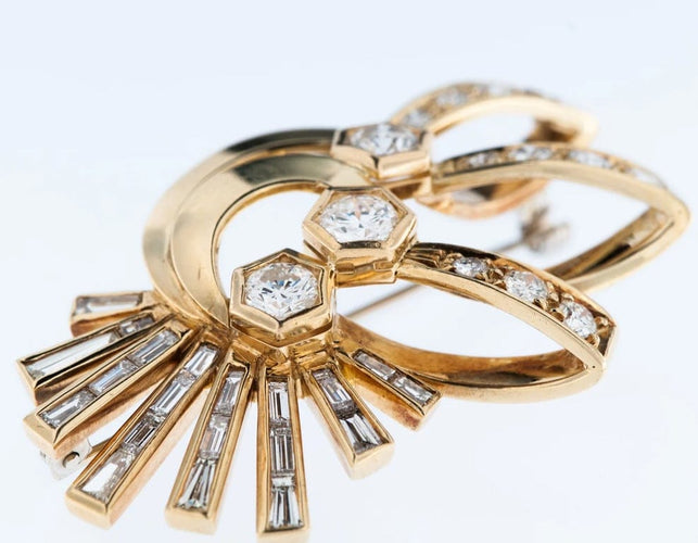 Broche Broche ancienne en or jaune 18 carats et diamants 58 Facettes