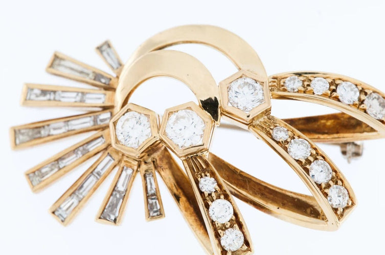 Broche Broche ancienne en or jaune 18 carats et diamants 58 Facettes