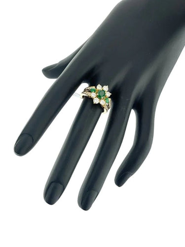 Bague 52.5 Bague cocktail en or jaune 18 carats, émeraudes et diamants 58 Facettes