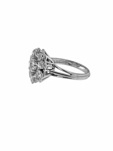 Bague 54 Bague cocktail Art déco en or blanc 18 carats avec diamants 58 Facettes