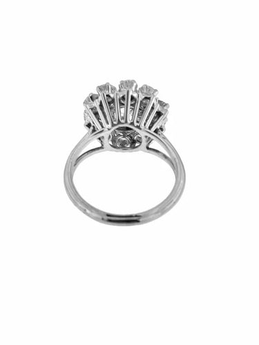 Bague 54 Bague cocktail Art déco en or blanc 18 carats avec diamants 58 Facettes