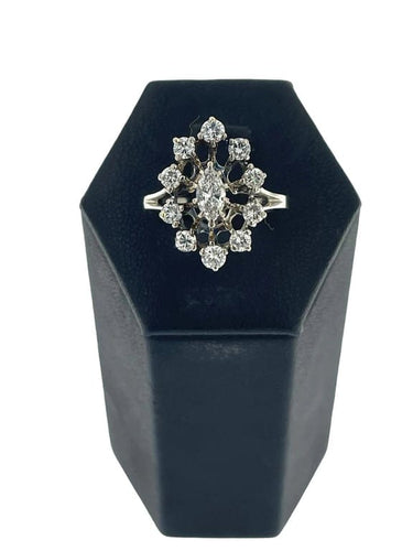 Bague 56.5 Bague cocktail Art déco en or blanc 18 carats et diamants 58 Facettes