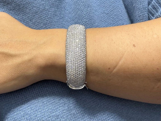 Bracelet Bracelet en or blanc 18 carats et diamants 16,18 ct 58 Facettes
