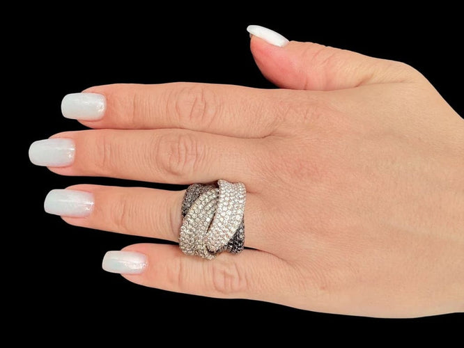 Bague 56 Ligne Vendôme - Bague cocktail en or rose 18 carats et diamants 58 Facettes