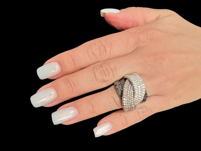 Bague 56 Ligne Vendôme - Bague cocktail en or rose 18 carats et diamants 58 Facettes