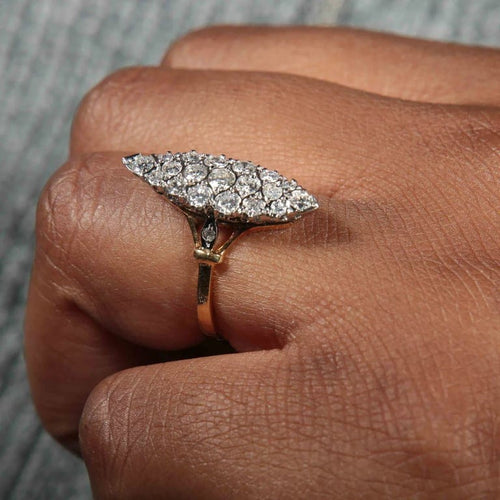 Bague 56 Bague marquise ancienne en or jaune 750 et diamants 58 Facettes