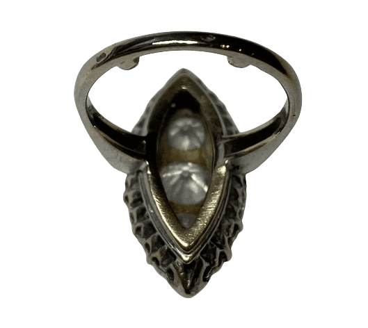 Bague 48 Bague marquise en or blanc 18K et diamants 58 Facettes
