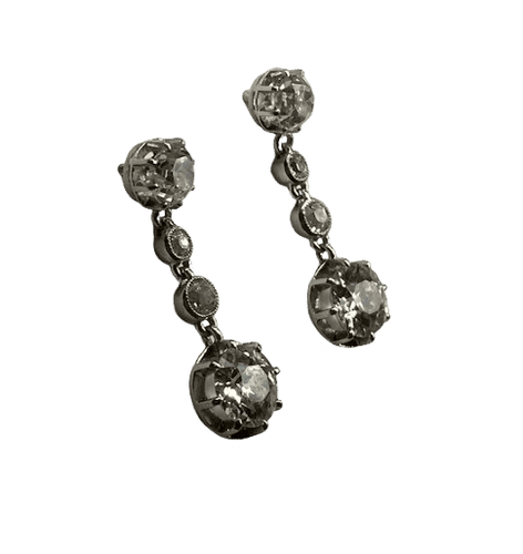 Boucles d'oreilles Boucles d’oreilles tombantes en platine 850 et diamants 58 Facettes