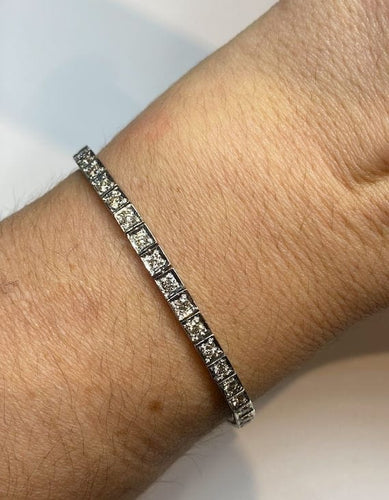 Bracelet Bracelet rivière en or blanc 18K et diamants 1,20 ct 58 Facettes