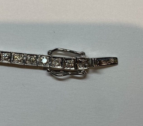 Bracelet Bracelet rivière en or blanc 18K et diamants 1,20 ct 58 Facettes