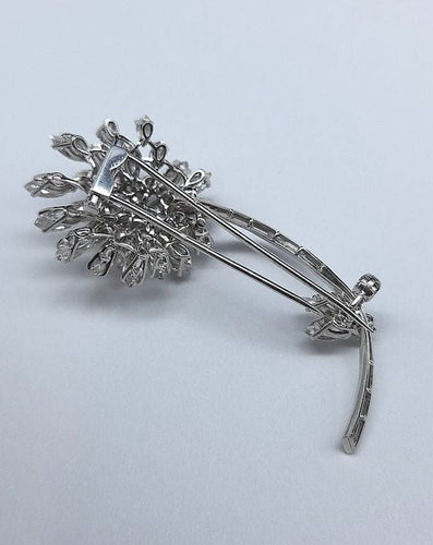 Broche Broche motif floral en platine et diamants 58 Facettes 250194