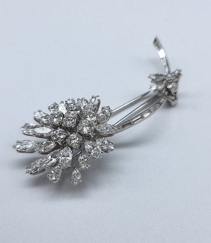 Broche Broche motif floral en platine et diamants 58 Facettes 250194