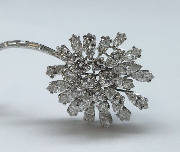 Broche Broche motif floral en platine et diamants 58 Facettes 250194