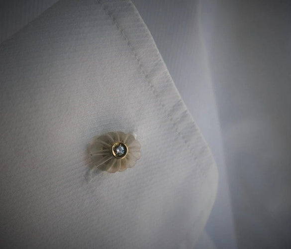 Boutons de manchette Boutons de manchette en or 18 carats, cristal de roche et diamants 58 Facettes 786702