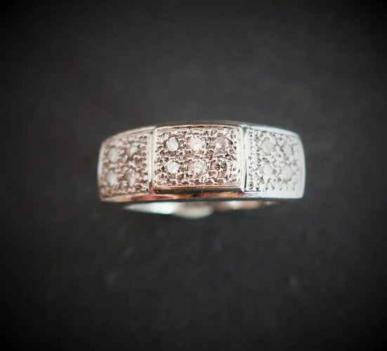 Bague 52 Bague pavée de 14 diamants en or blanc 18 carats 58 Facettes 844165