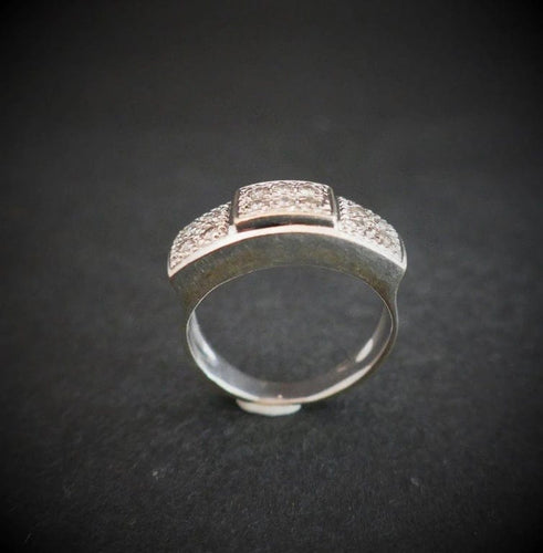 Bague 52 Bague pavée de 14 diamants en or blanc 18 carats 58 Facettes 844165