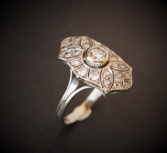 Bague 54 Bague Art déco sertie de diamants en or blanc 18 carats 58 Facettes