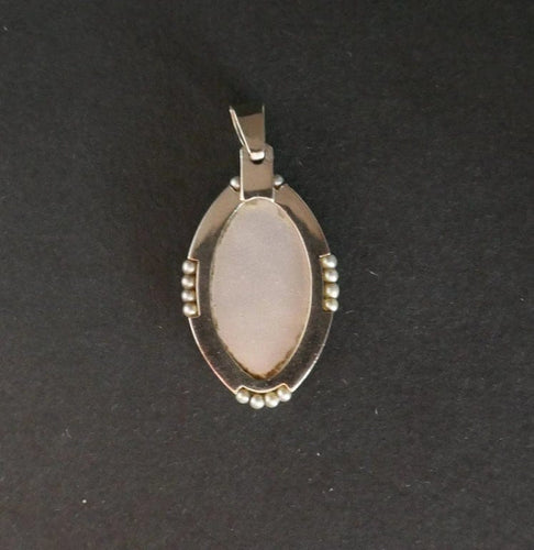 Pendentif Médaille ancienne - Pendentif en or blanc 18 carats, nacre et perles fines 58 Facettes