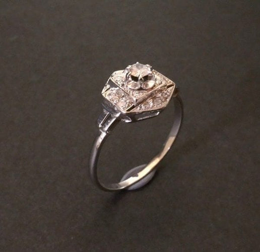 Bague 57 Bague Art déco en or blanc 18 carats et diamants 58 Facettes