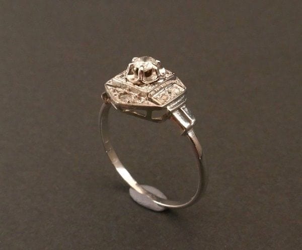 Bague 57 Bague Art déco en or blanc 18 carats et diamants 58 Facettes