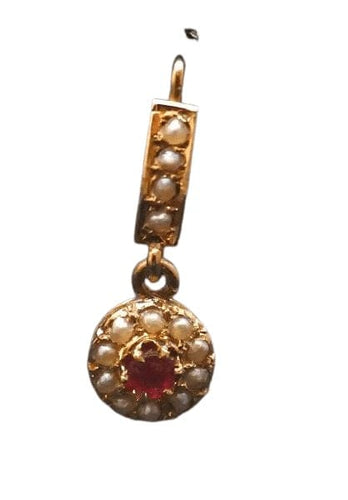 Boucles d'oreilles Boucles d’oreilles dormeuses en or jaune 18 carats, perles et pierre rouge 58 Facettes 1043291