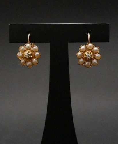 Boucles d'oreilles Boucles d'oreilles dormeuses anciennes en or jaune 18 carats, diamants et perles 58 Facettes 1043275