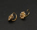 Boucles d'oreilles Boucles d'oreilles dormeuses anciennes en or jaune 18 carats, diamants et perles 58 Facettes 1043275