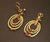 Boucles d'oreilles Boucles d'oreilles clips pendantes en or jaune 18 carats, rubis et perles fines 58 Facettes 1024657