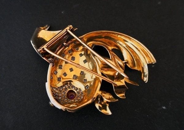 Broche Broche poisson rubis et diamants en platine et or jaune 18 carats 58 Facettes 1026794