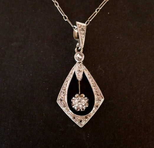 Pendentif Art déco - Pendentif en platine et or blanc 18 carats à diamants 58 Facettes 960722