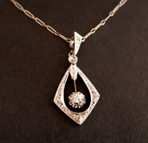 Pendentif Art déco - Pendentif en platine et or blanc 18 carats à diamants 58 Facettes 960722