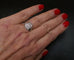 Bague 52 Bague à gradins pavée de diamants en or blanc 18 carats et platine 58 Facettes 901937