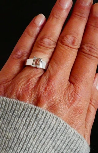 Bague 53 Bague aigue-marine taille émeraude en or blanc 18 carats 58 Facettes C24-05